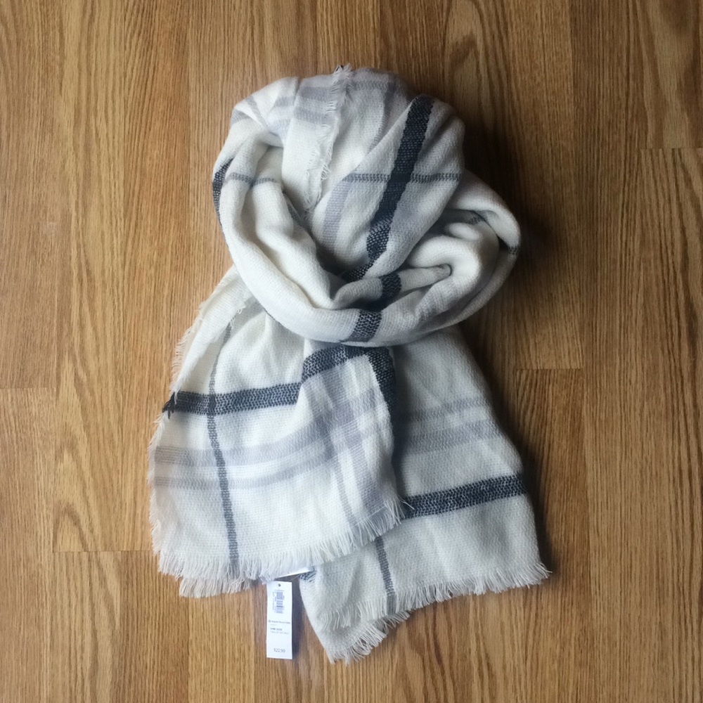 NWT Blanket Scarf